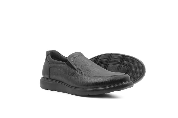 کفش مردانه راحتی–رسمی مدل چنس شرانک از نمای سه‌رخ، طراحی بنددار با چرم طبیعی بافت‌دار.