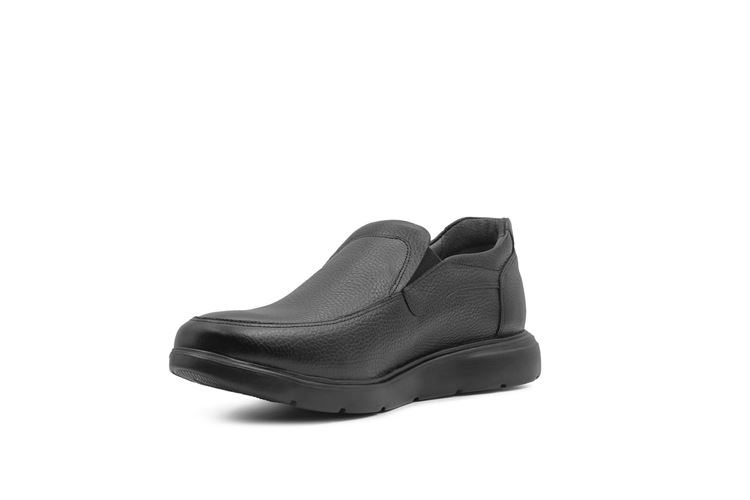 کفش مردانه راحتی–رسمی مدل چنس شرانک از نمای سه‌رخ، طراحی بنددار با چرم طبیعی بافت‌دار.