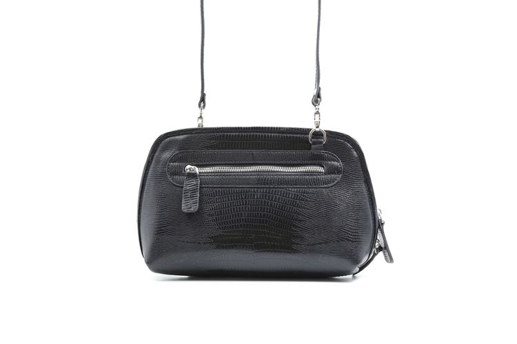 نمای پشت کیف دوشی چرم طبیعی زنانه کد 1132 با دوخت دقیق و رنگ اصیل چرم