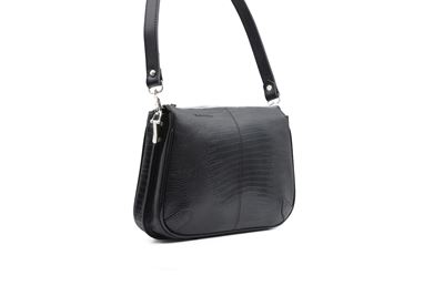 نمای سه‌رخ کیف دوشی زنانه چرم طبیعی بهشتیان کد 1184 با طراحی ظریف و بند قابل تنظیم