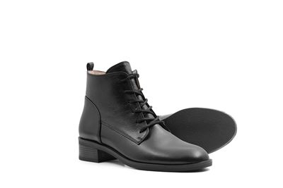 نیم‌بوت زنانه مشکی کد 0016 بهشتیان با طراحی ساده و زیپ جانبی