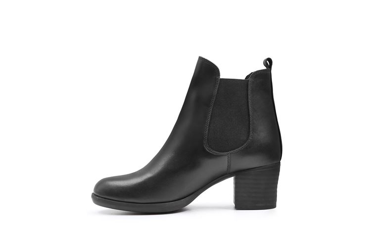 تصویر نیم‌بوت زنانه لوانته بهشتیان – نمای نیم رخ