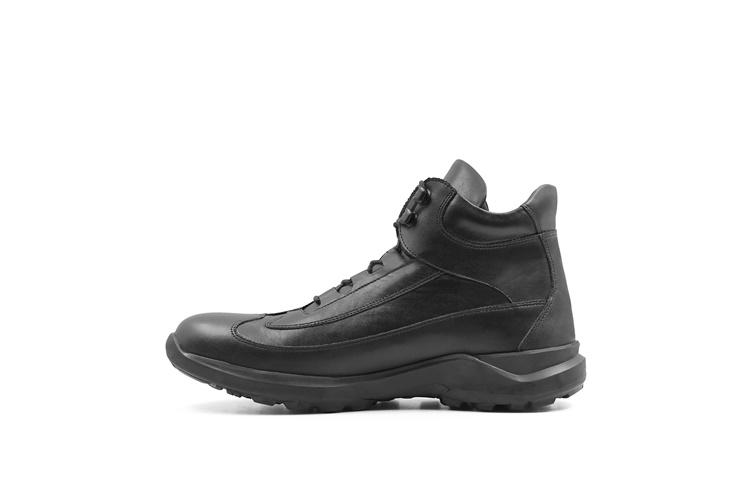 نمای نیم رخ نیم بوت مردانه وافلو بهشتیان با چرم طبیعی